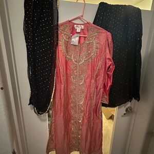 Embroidered Pink & Gold Traditional Tunic with Black Accent Dupattas